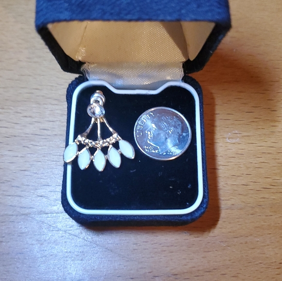 Womens Earings - Picture 5 of 5